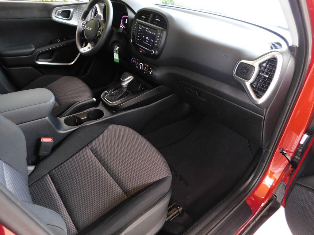 2024 Kia Soul LX photo 17