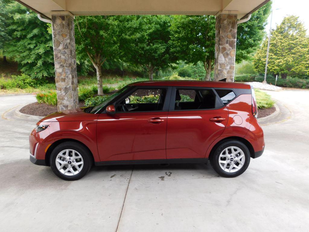 2024 Kia Soul LX photo 8