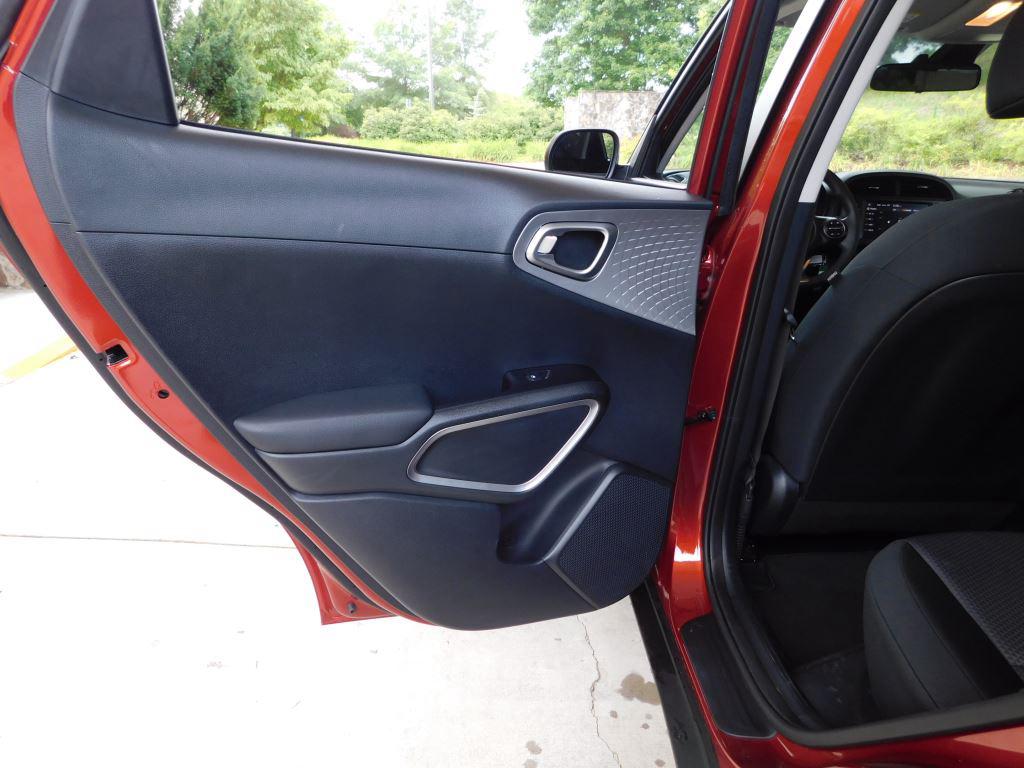 2024 Kia Soul LX photo 13