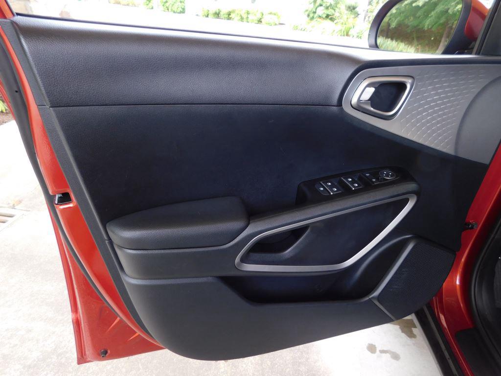 2024 Kia Soul LX photo 14